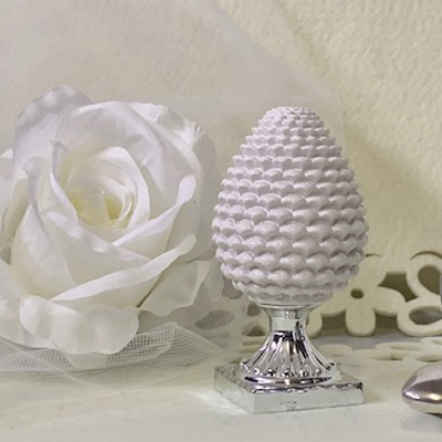 Cornici in argento: Bomboniera Pigna Bianca base argentata