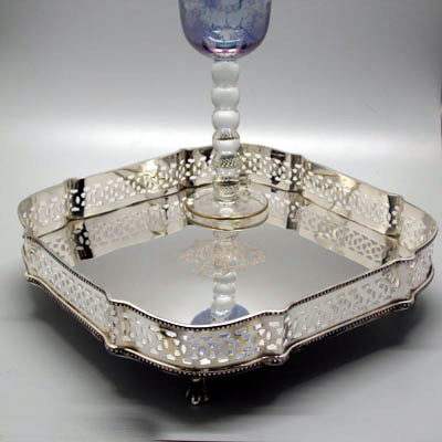 Cornici in argento: Vassoio Quadrato Traforo Sagomato Sheffield 28x28 3445